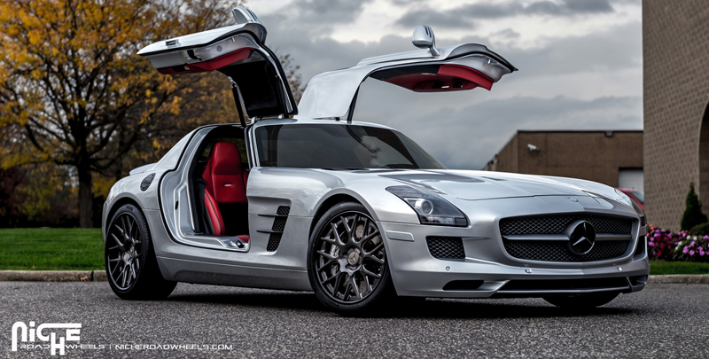 Mercedes-Benz AMG SLS
