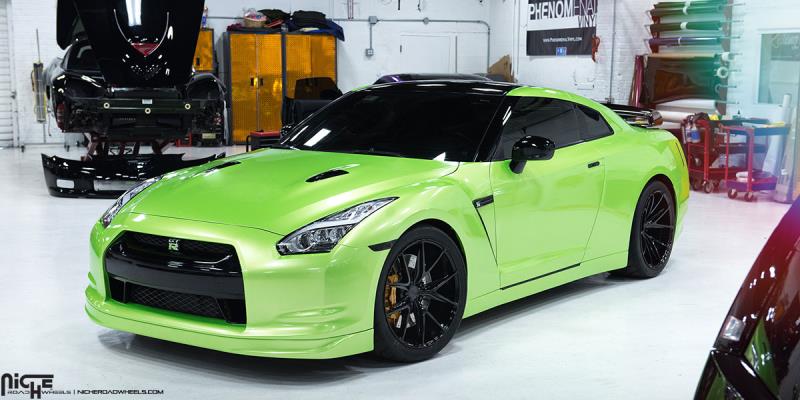 Nissan GT-R